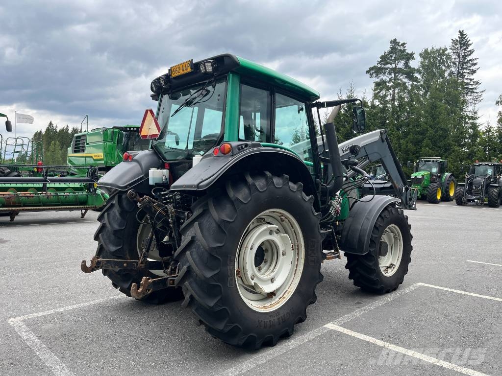 Valtra N 121 Traktoren