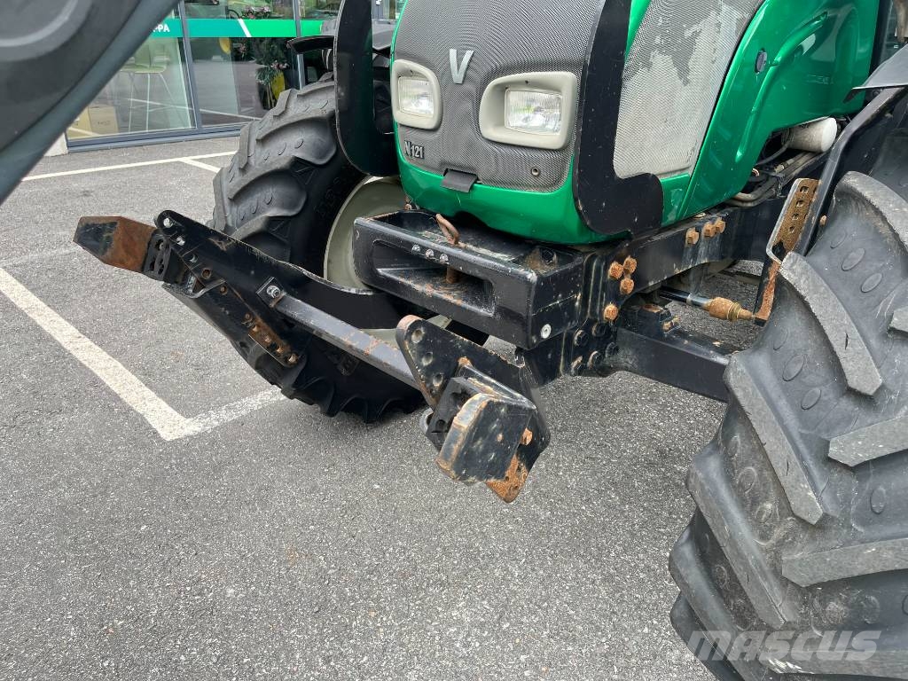 Valtra N 121 Traktoren
