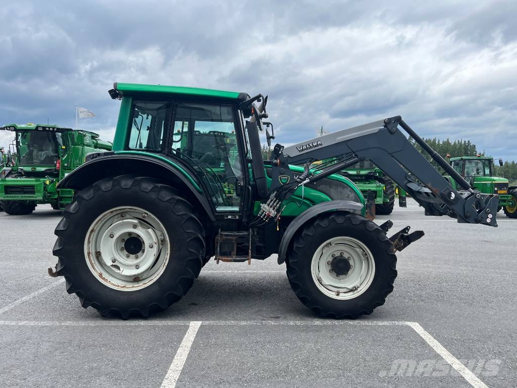 Valtra N 121 Traktoren