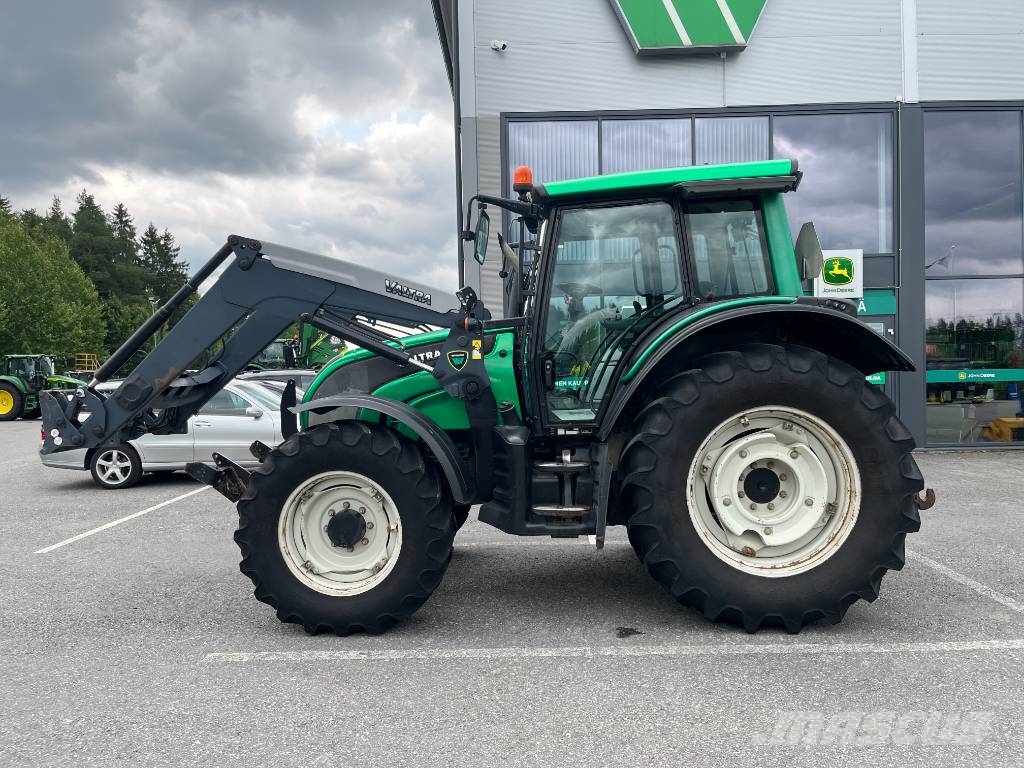 Valtra N 121 Traktoren