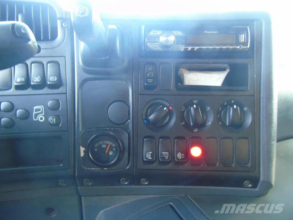 Scania P230 + carrier supra 950 + euro 5 + lift Φορτηγά Ψυγεία