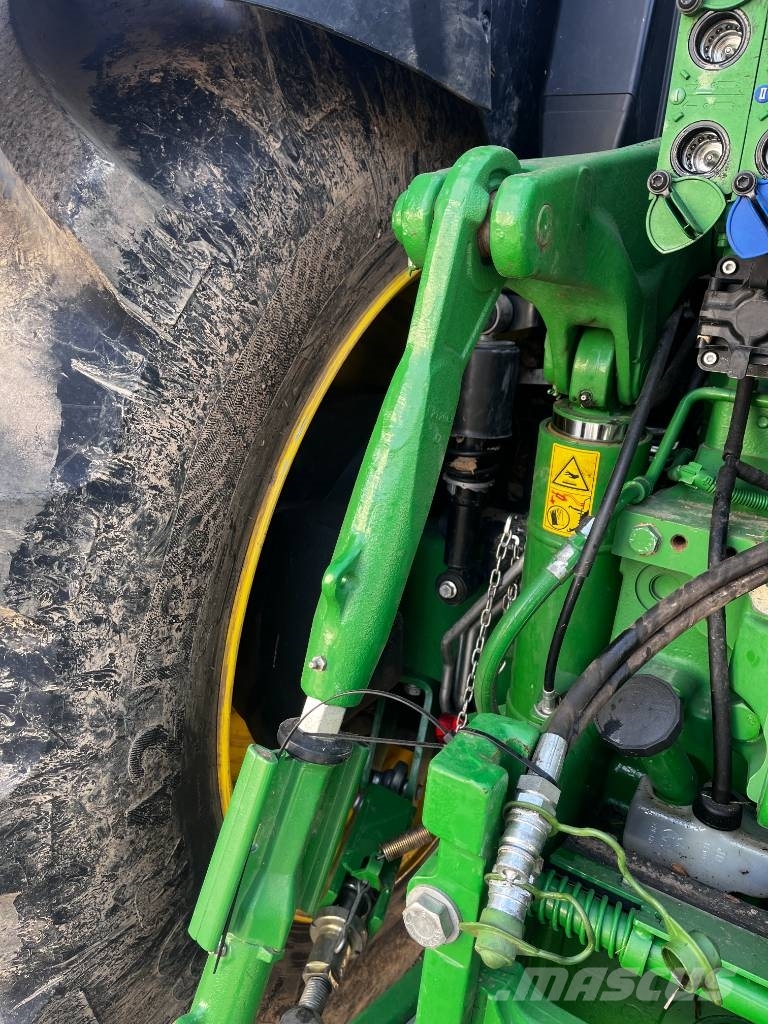 John Deere 6M 220 Tractors