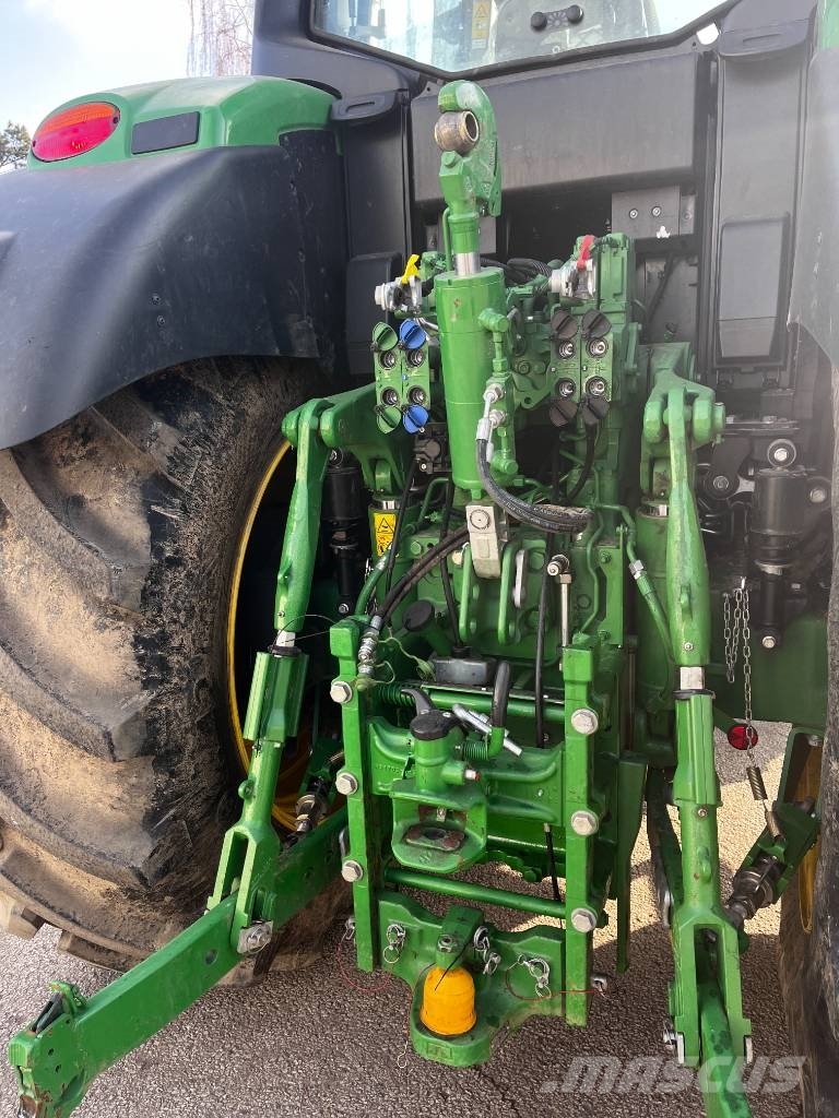 John Deere 6M 220 Tractors