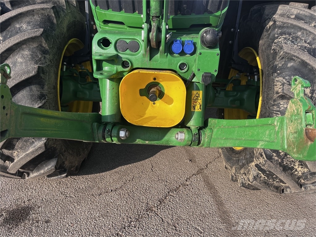 John Deere 6M 220 Tractors