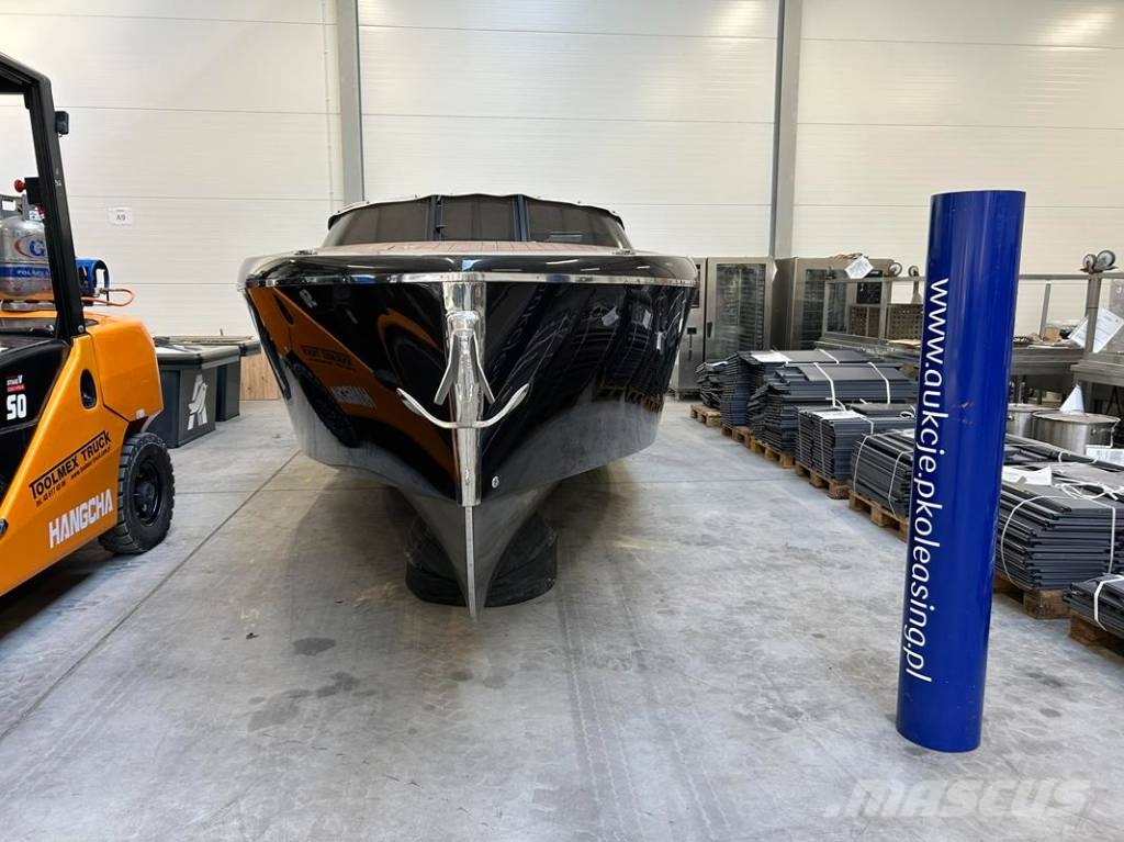 Łódź motorowa VTS FLYING SHARK 7.7 Doprava – ostatní