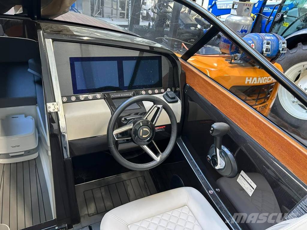 Łódź motorowa VTS FLYING SHARK 7.7 Doprava – ostatní