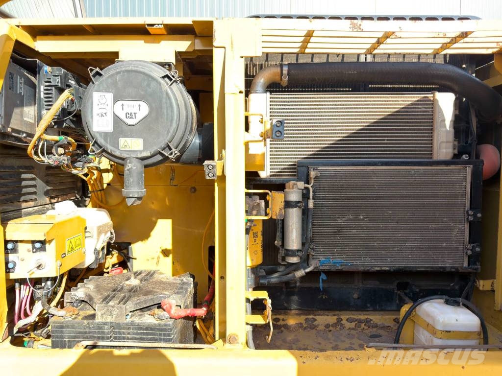 CAT 320D L Rupsgraafmachines