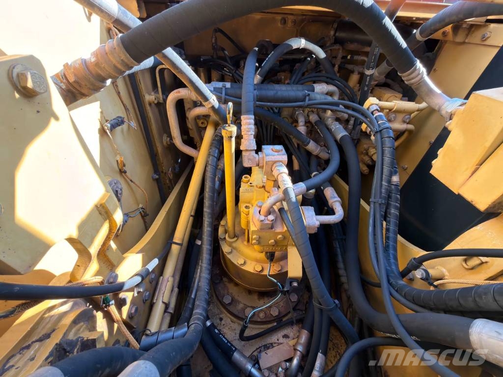 CAT 320D L Rupsgraafmachines