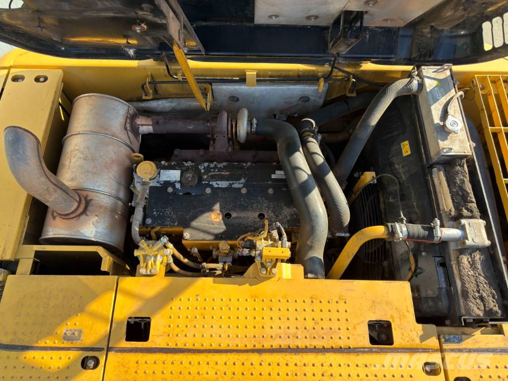 CAT 320D L Rupsgraafmachines