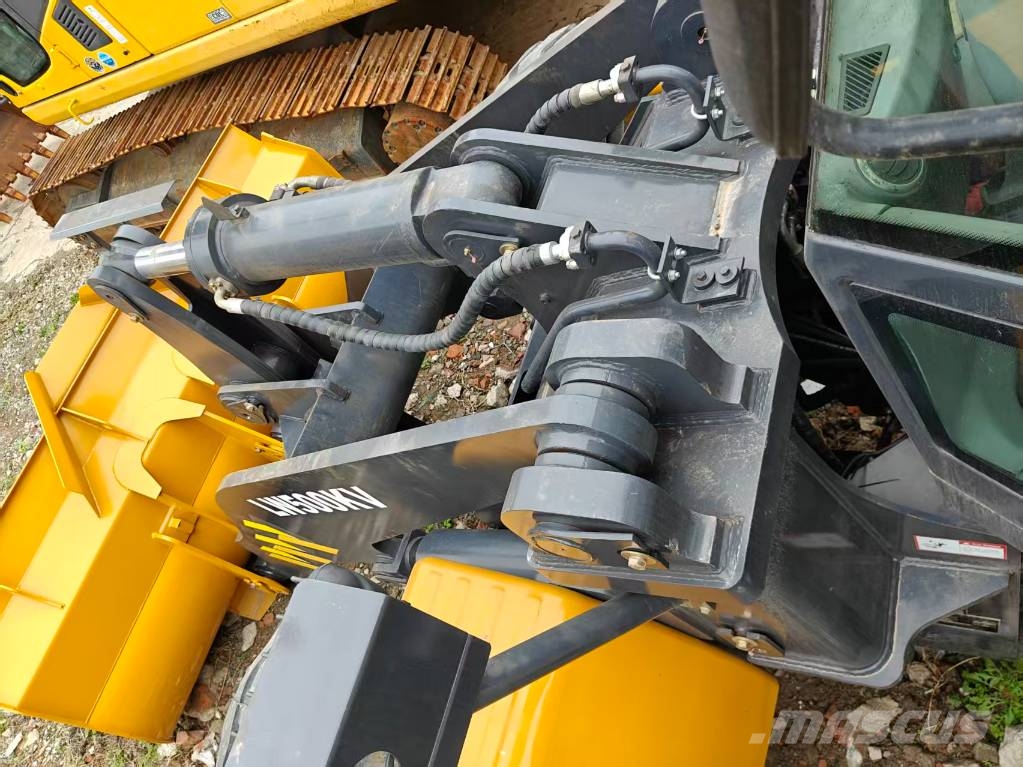 XCMG LW 500 KV Kolesni nakladalci