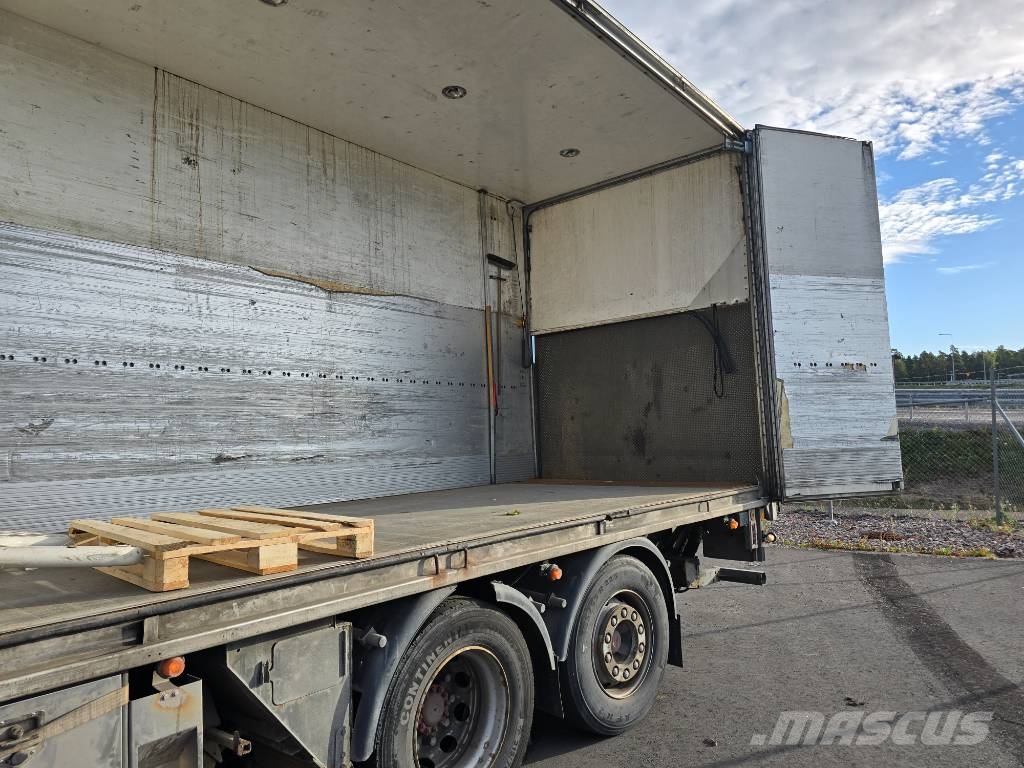Volvo FM 370 Tovornjaki zabojniki