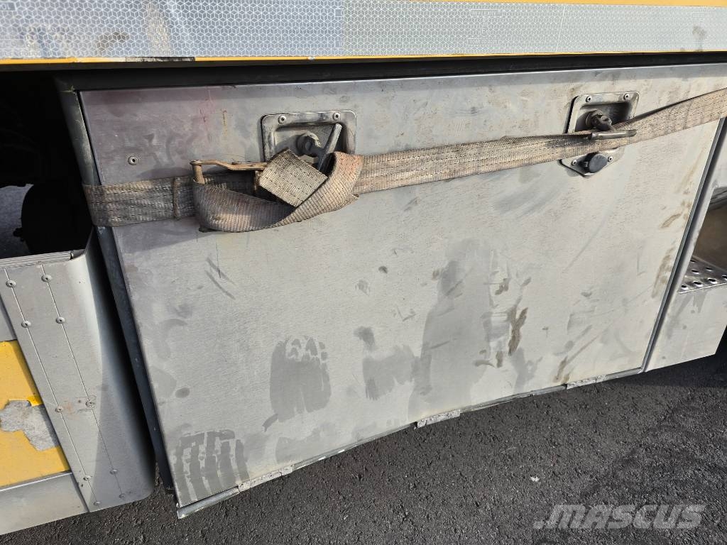 Volvo FM 370 Tovornjaki zabojniki
