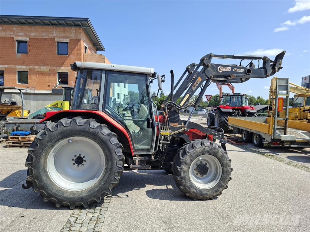 Massey Ferguson MF4235-4 LP Traktori