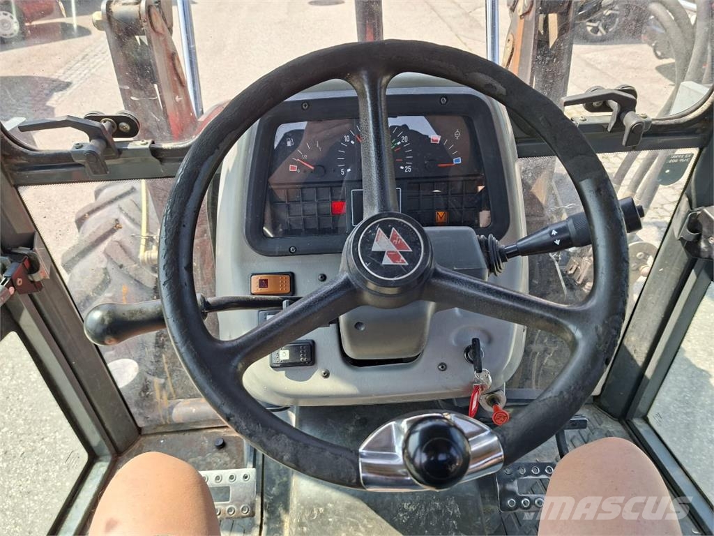 Massey Ferguson MF4235-4 LP Traktori