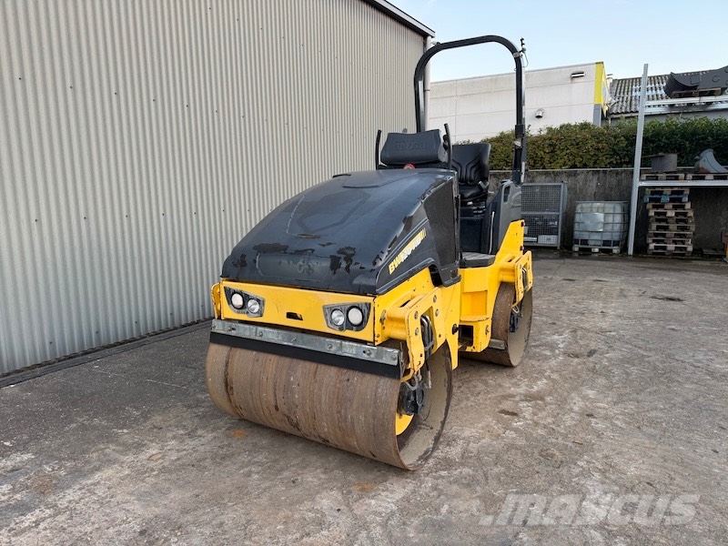 Bomag BW 120 AD-5 مداحل ثنائية الاسطوانة