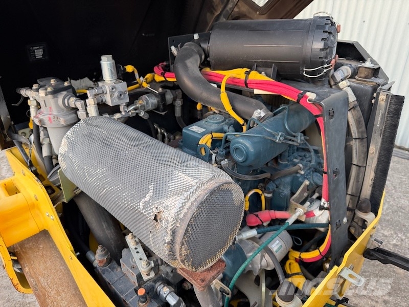 Bomag BW 120 AD-5 مداحل ثنائية الاسطوانة