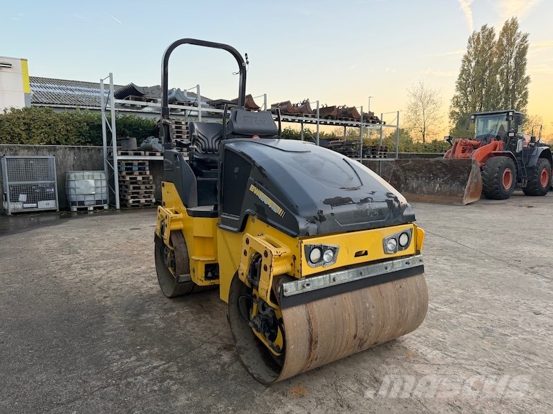 Bomag BW 120 AD-5 مداحل ثنائية الاسطوانة