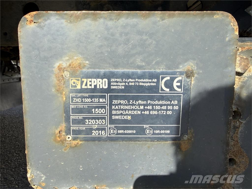 Mercedes-Benz Atego 916 Camiones con caja de remolque