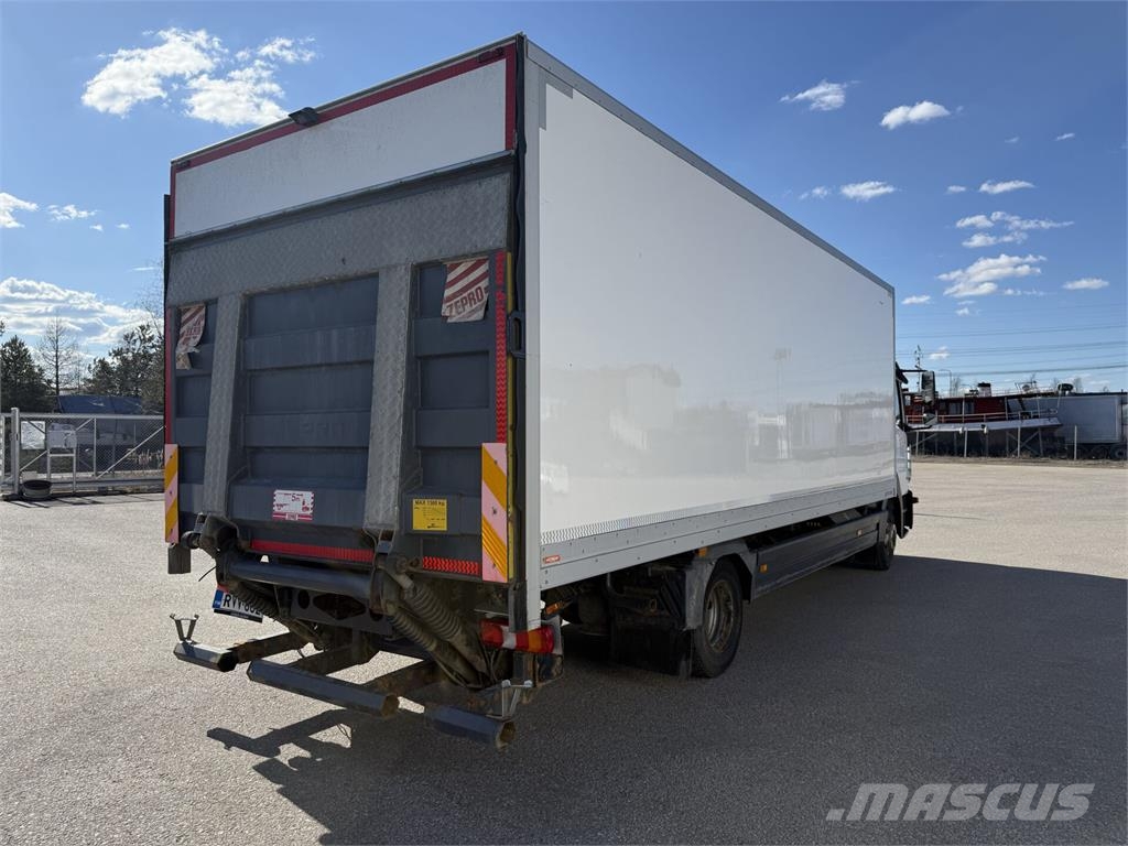 Mercedes-Benz Atego 916 Camiones con caja de remolque