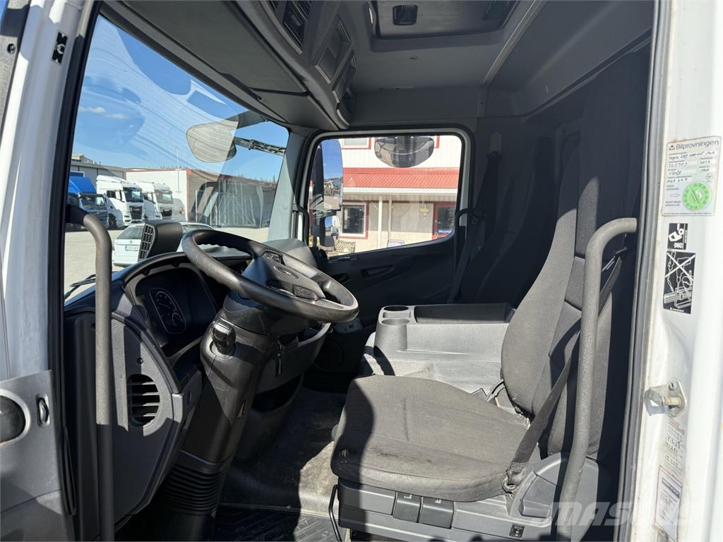 Mercedes-Benz Atego 916 Camiones con caja de remolque