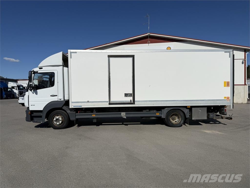 Mercedes-Benz Atego 916 Camiones con caja de remolque