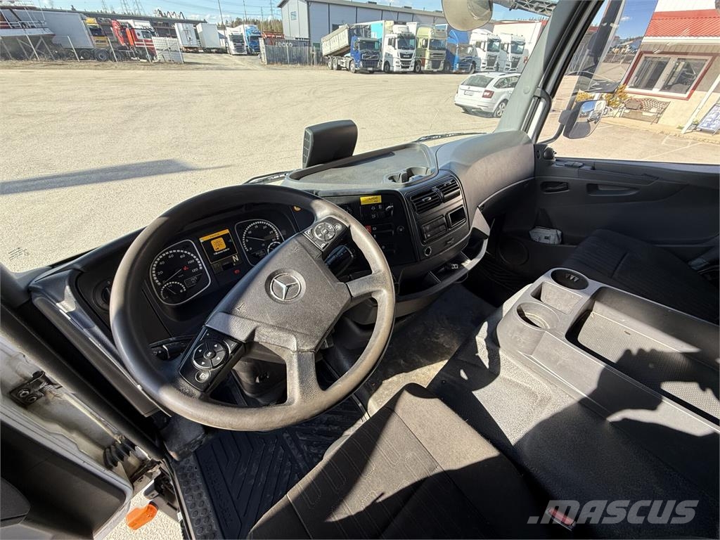 Mercedes-Benz Atego 916 Camiones con caja de remolque