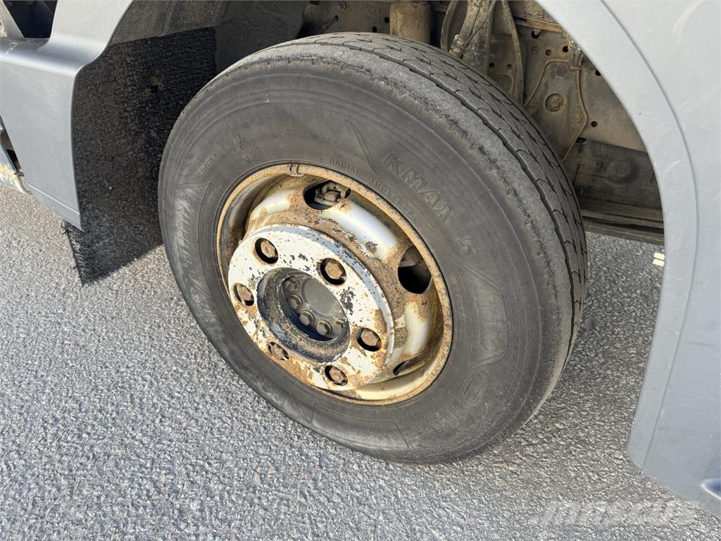 Mercedes-Benz Atego 916 Camiones con caja de remolque