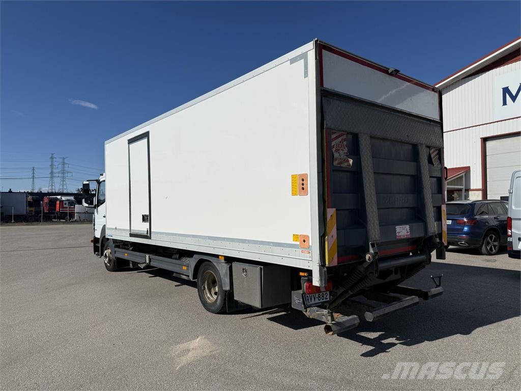 Mercedes-Benz Atego 916 Camiones con caja de remolque