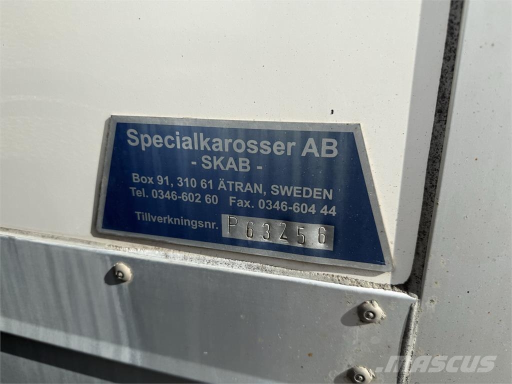 Mercedes-Benz Atego 916 Camiones con caja de remolque
