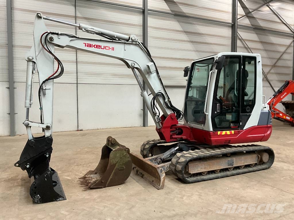Takeuchi TB 250 حفارات صغيرة أقل من 7 طن (حفارات صغيرة)
