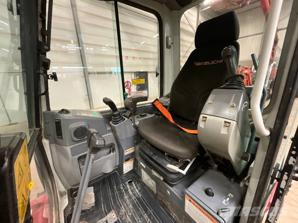 Takeuchi TB 250 حفارات صغيرة أقل من 7 طن (حفارات صغيرة)