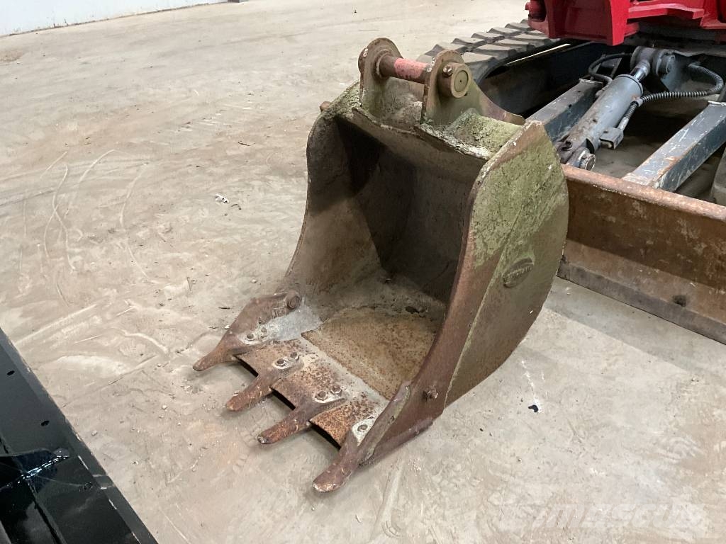 Takeuchi TB 250 حفارات صغيرة أقل من 7 طن (حفارات صغيرة)
