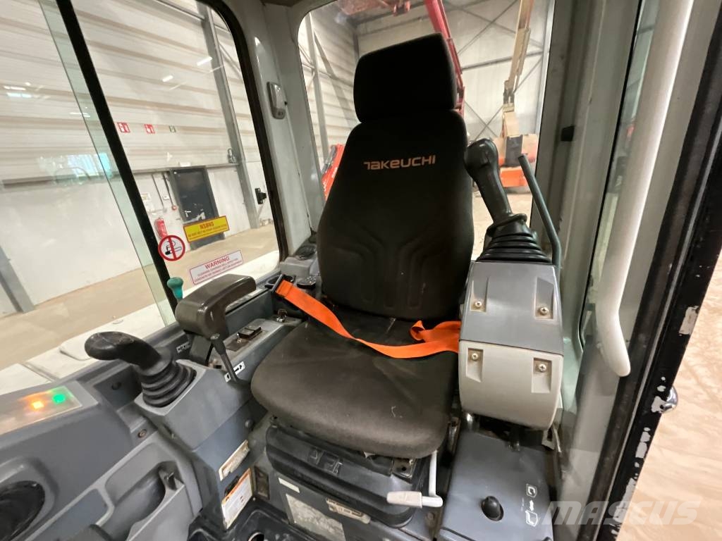 Takeuchi TB 250 حفارات صغيرة أقل من 7 طن (حفارات صغيرة)