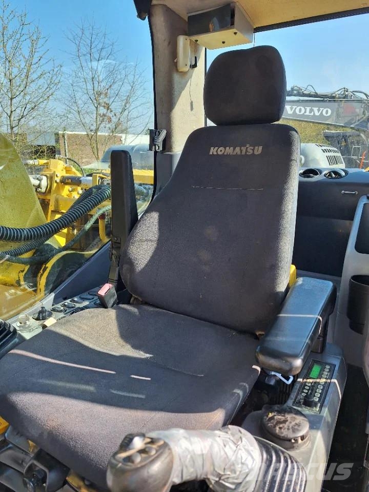 Komatsu PC210LC-8 履带挖掘机