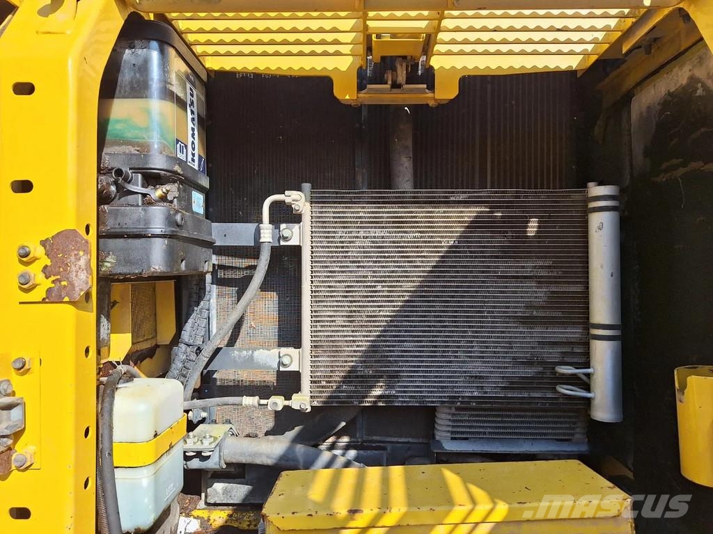 Komatsu PC210LC-8 履带挖掘机