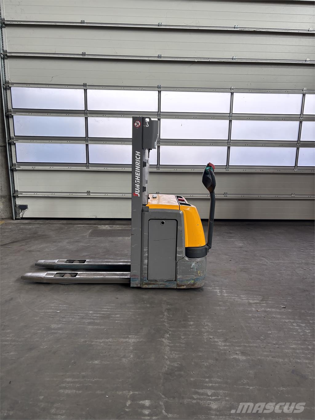 Jungheinrich EJC 212 Samohybné vozíky