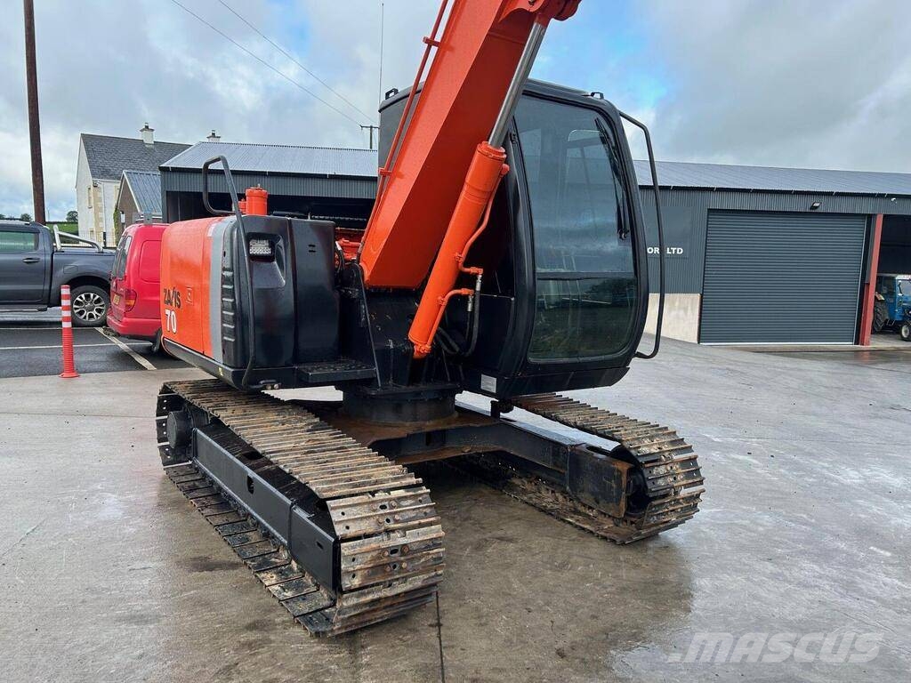 Hitachi ZX 70 LC حفارات وسط 7 طن - 12 طن