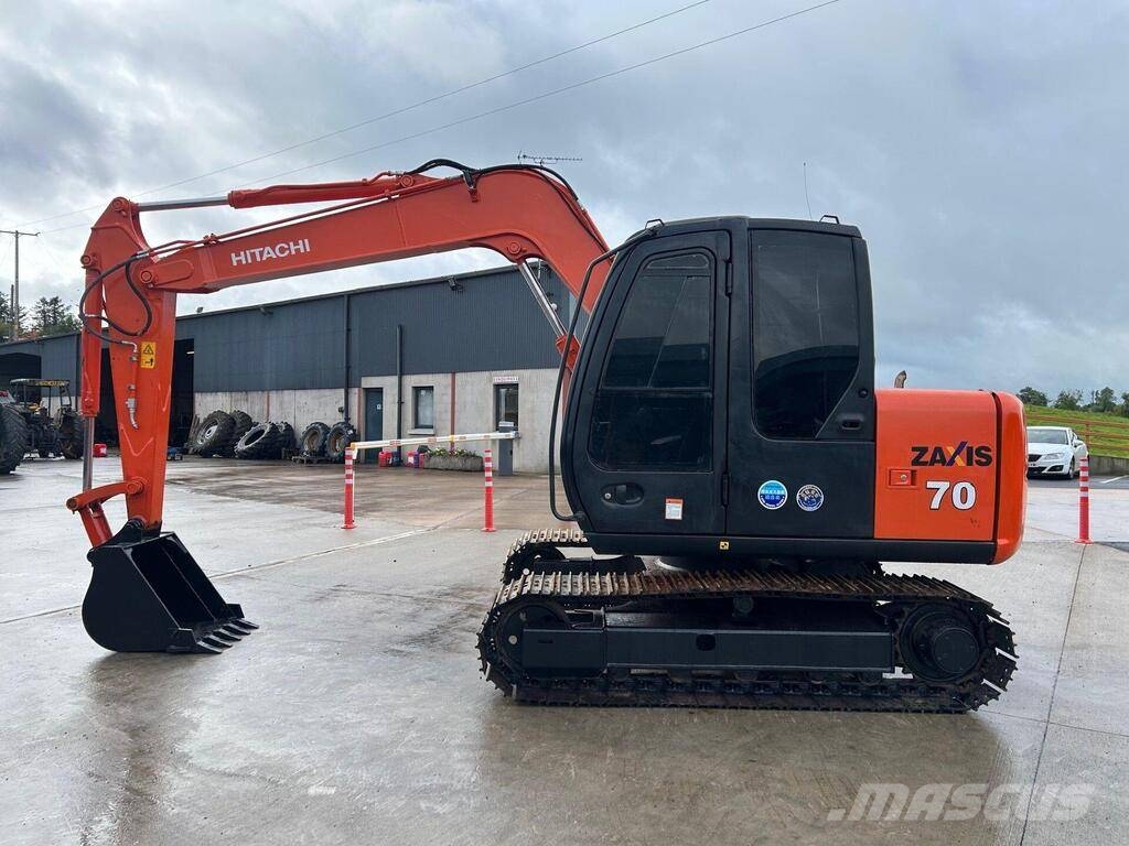 Hitachi ZX 70 LC حفارات وسط 7 طن - 12 طن