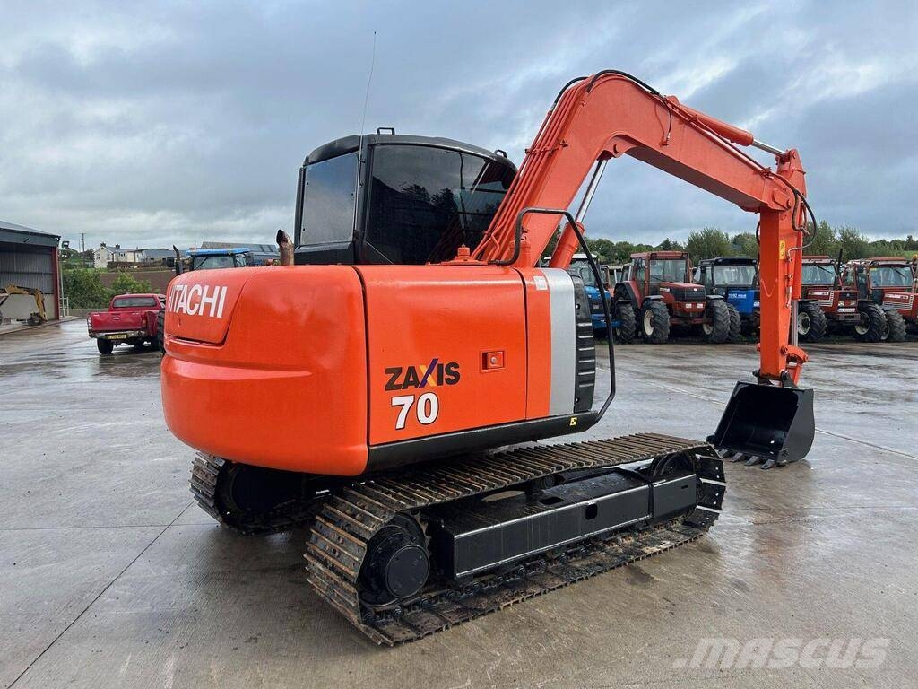 Hitachi ZX 70 LC حفارات وسط 7 طن - 12 طن