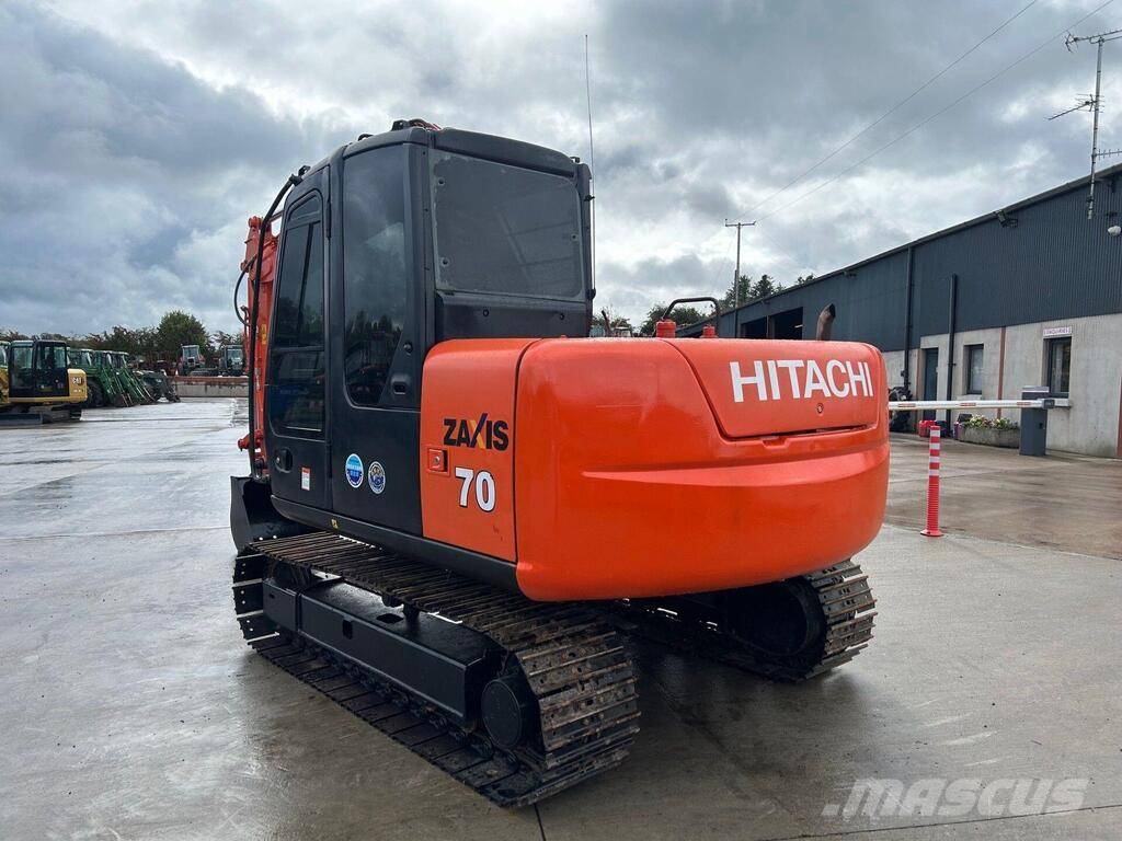 Hitachi ZX 70 LC حفارات وسط 7 طن - 12 طن