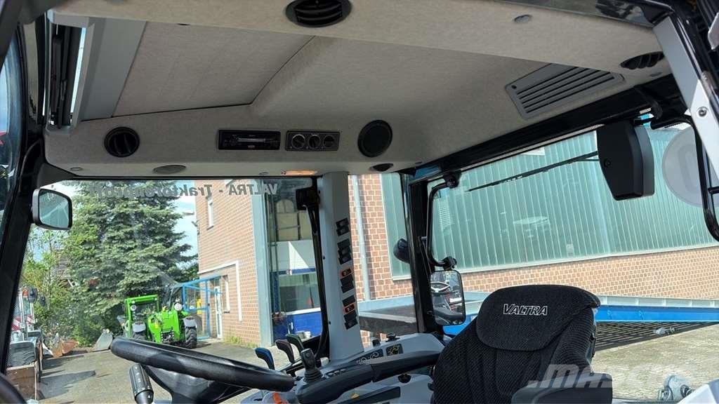 Valtra A115MH الجرارات