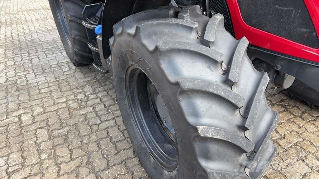 Valtra A115MH الجرارات