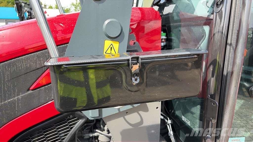 Valtra A115MH الجرارات