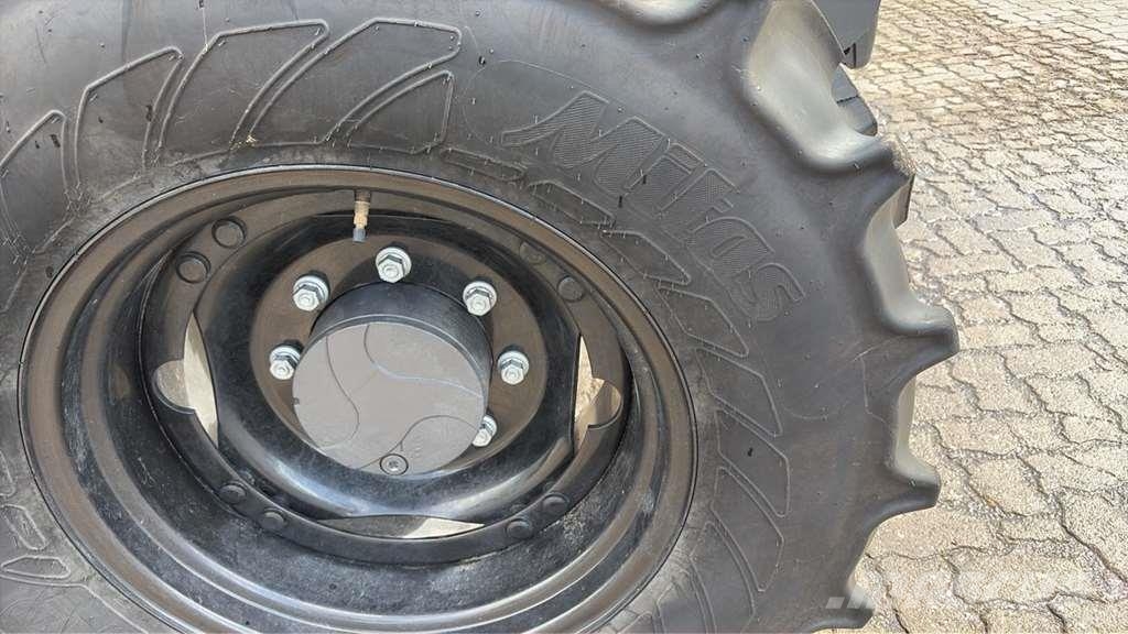 Valtra A115MH الجرارات