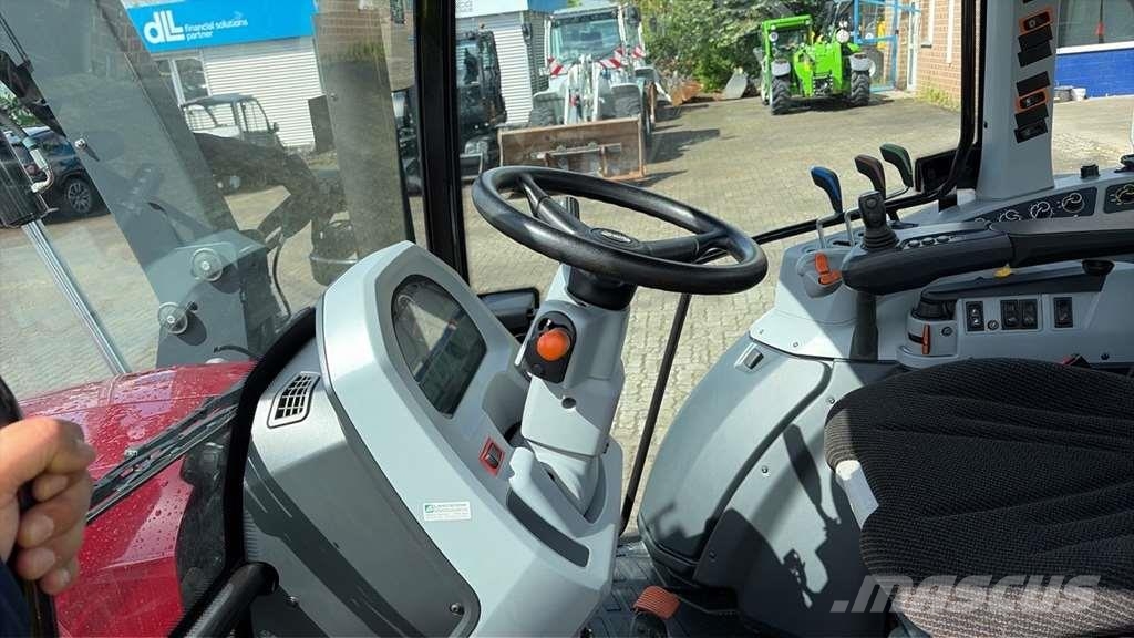 Valtra A115MH الجرارات
