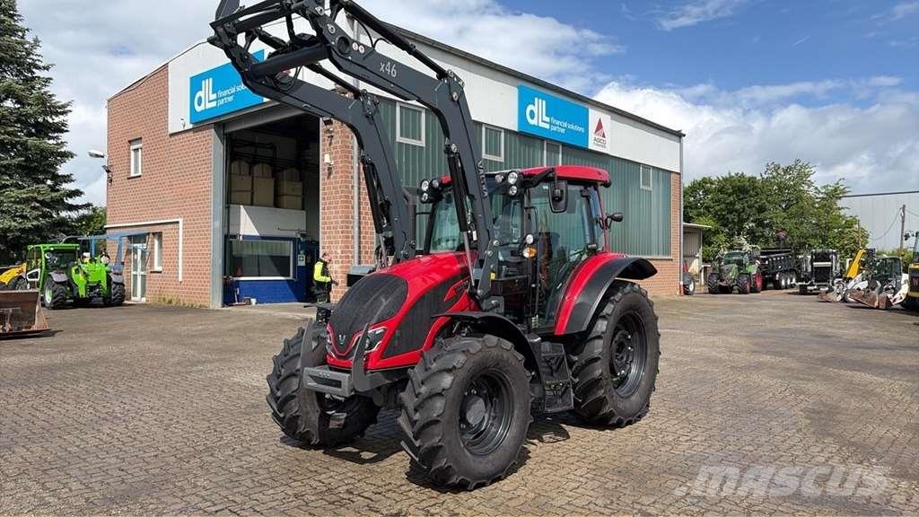 Valtra A115MH الجرارات