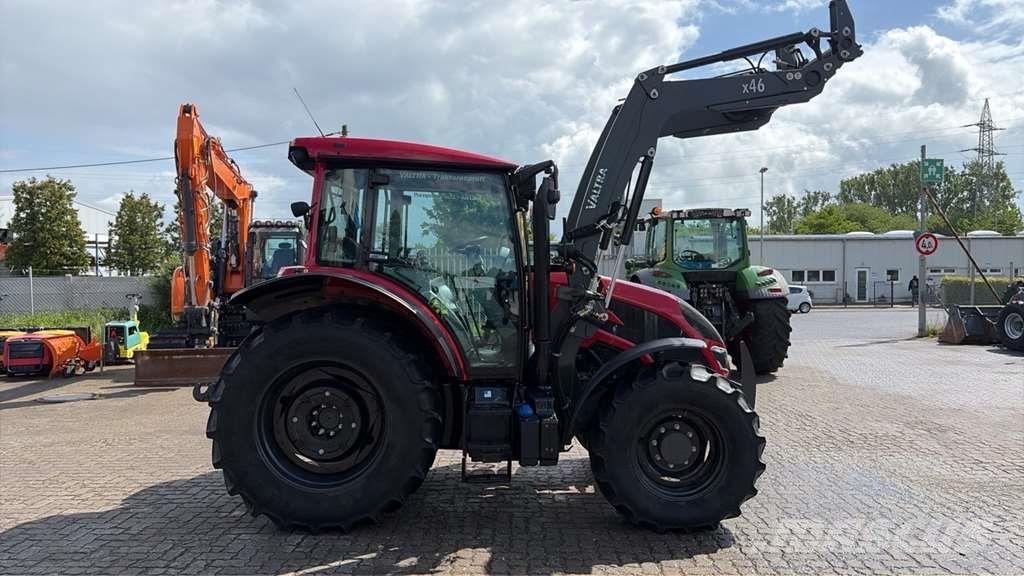 Valtra A115MH الجرارات