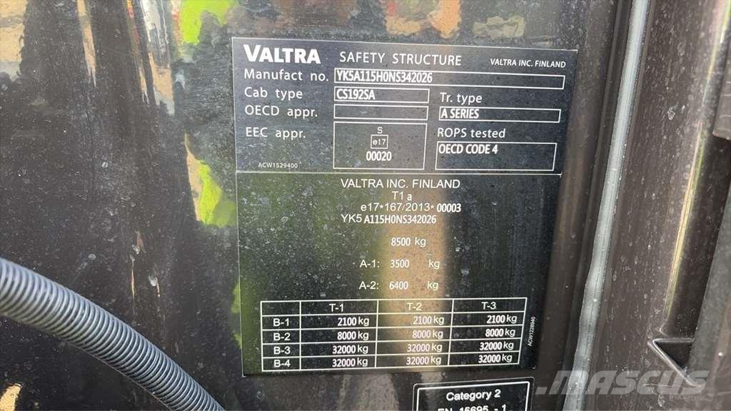 Valtra A115MH الجرارات