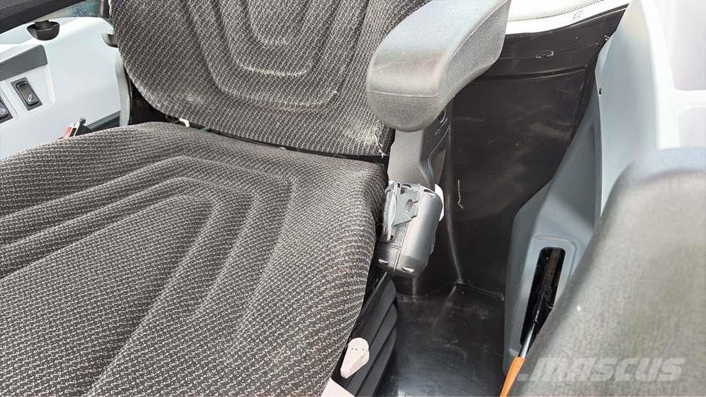 Valtra A115MH الجرارات