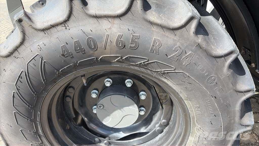 Valtra A115MH الجرارات